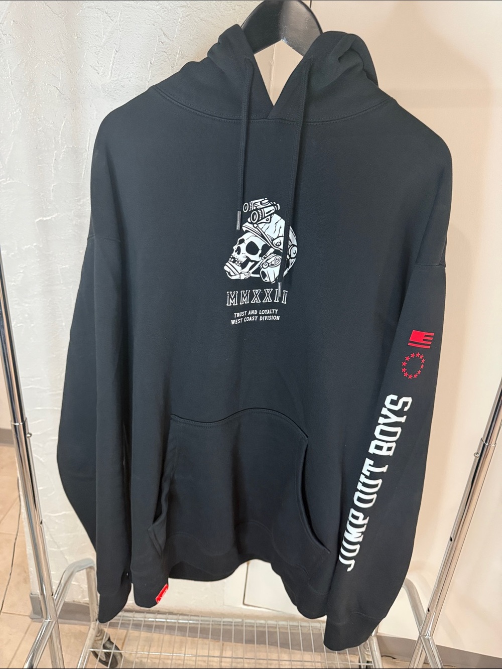 LVFT Live Fit Jump Out Boys XL Heavy hoodie